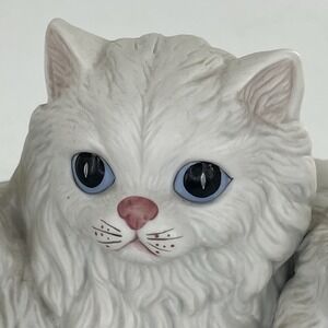 Homco Ragdoll Mom Cat Playful 2 Kittens Ceramic Figurine White Laying Realism 9"